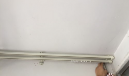 窗帘轨道安装视频,轻松掌握家居美化技巧